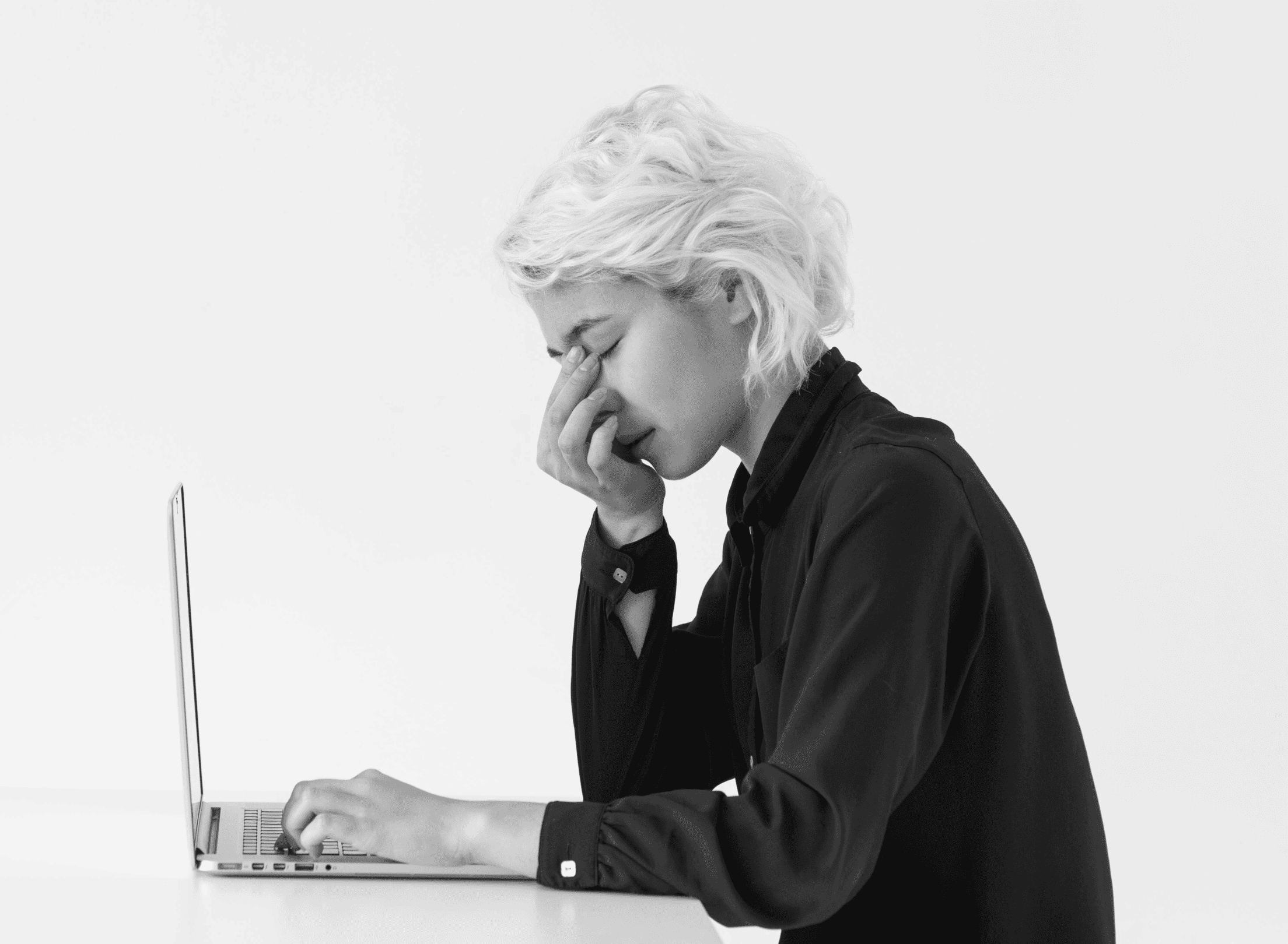 Контентке аптасына 20+ сағат